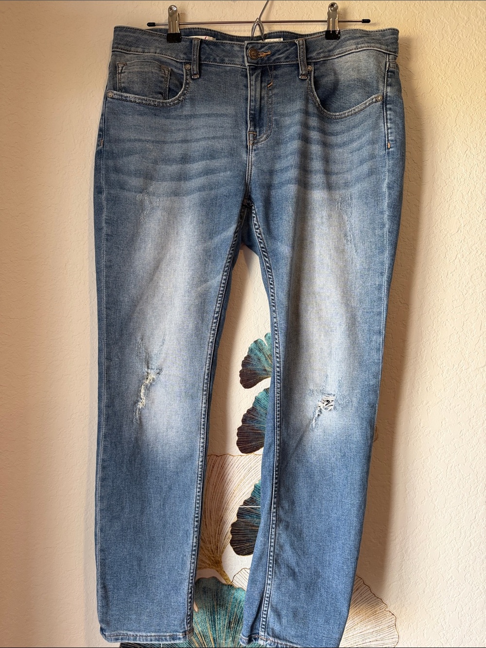 Women’s Thompson Tomboy Distressed Jeans